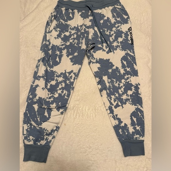 Women’s Joggers: Size Medium - Picture 4 of 6